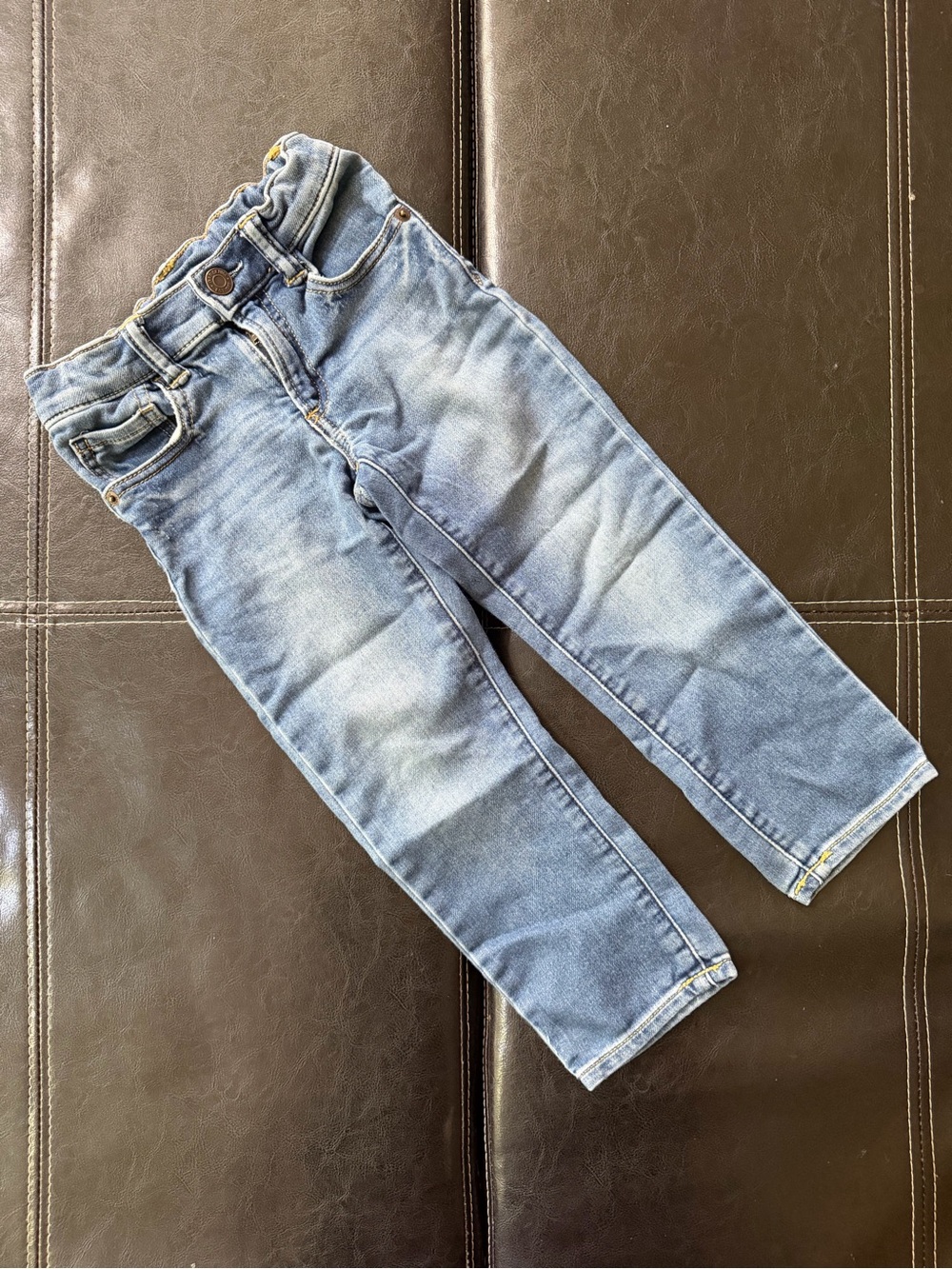 GAP - Girl’s Light Wash Straight-Leg Slim Jeans